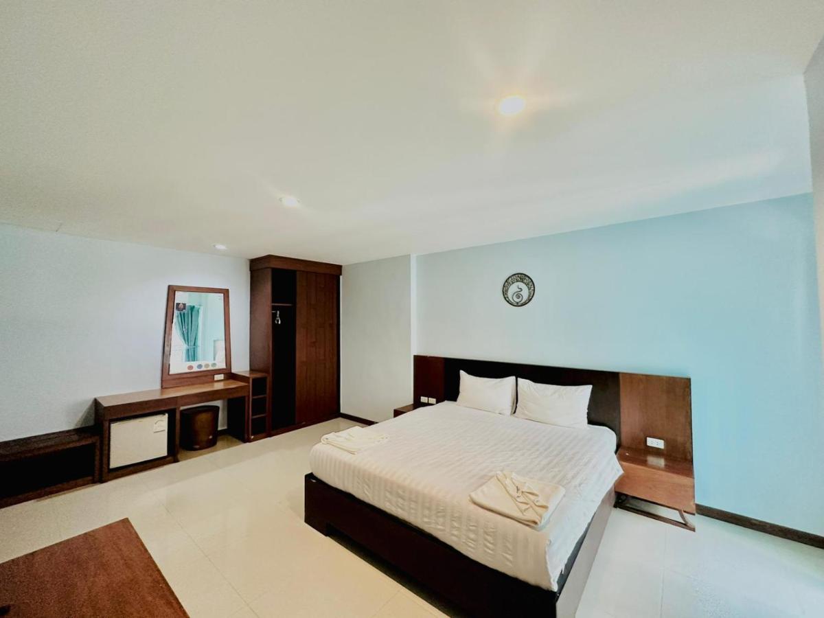 Cokoon Deva Patong Hotel Exterior foto