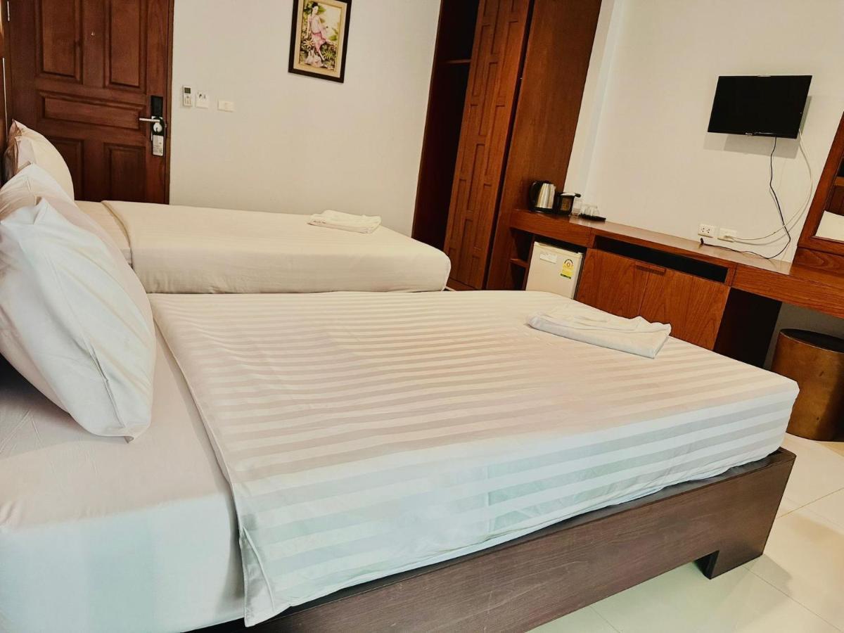 Cokoon Deva Patong Hotel Exterior foto